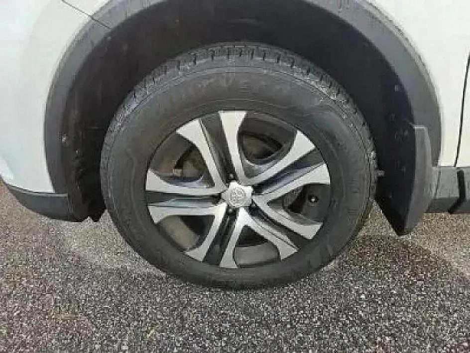 2016 Toyota RAV4 4th Gen - Image 13 of 21