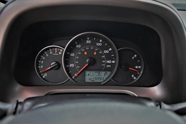 2016 Toyota RAV4 4th Gen - Image 8 of 17