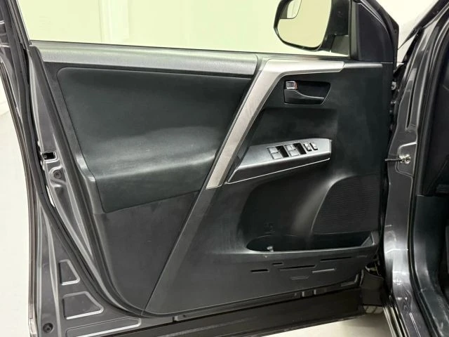2016 Toyota RAV4 4th Gen - Image 27 of 31