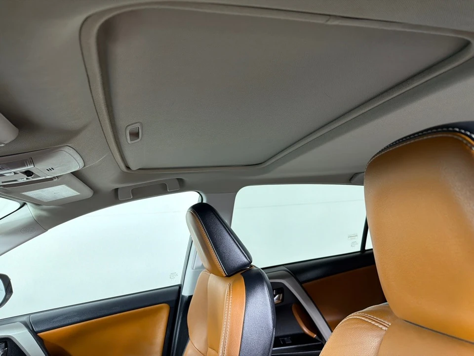 2016 Toyota RAV4 4th Gen - Image 12 of 21