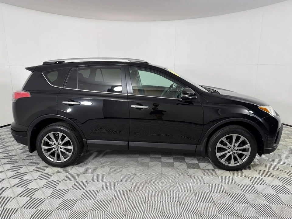 2016 Toyota RAV4 4th Gen - Image 4 of 21