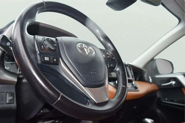 2016 Toyota RAV4 4th Gen - Image 17 of 21