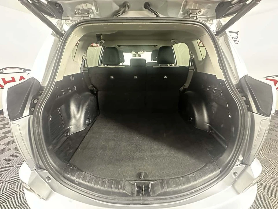 2016 Toyota RAV4 4th Gen - Image 19 of 21
