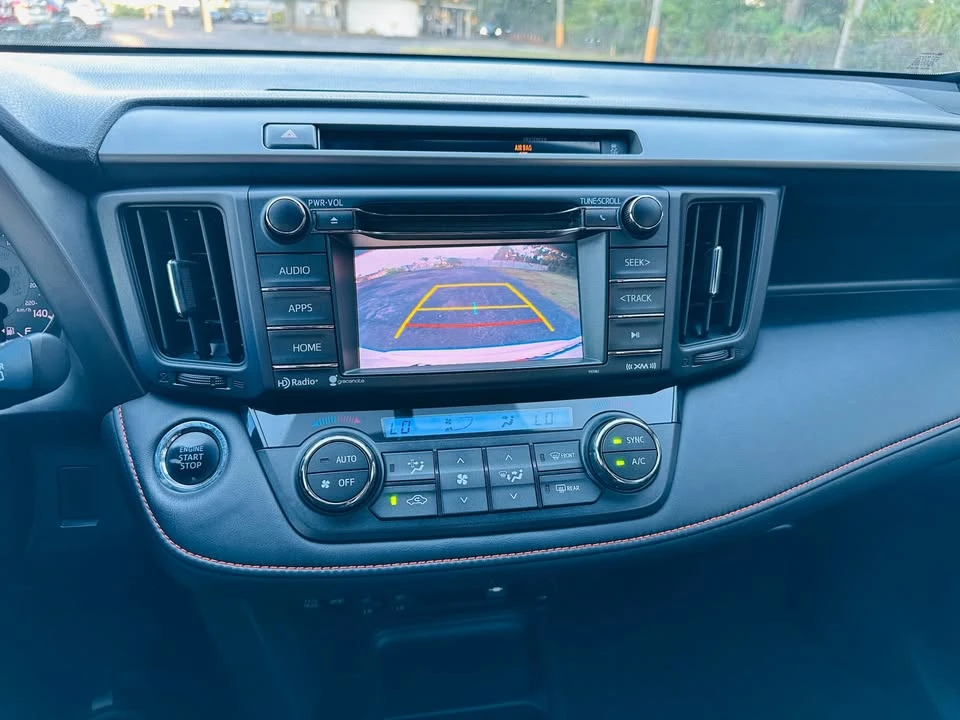 2016 Toyota RAV4 - Image 8 of 8