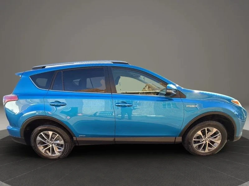 2016 Toyota RAV4 4th Gen - Image 4 of 12