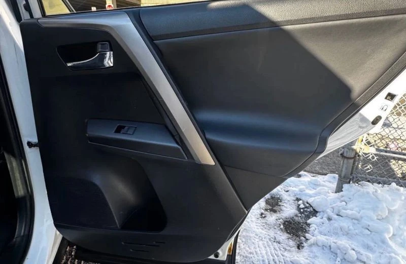 2016 Toyota RAV4 4th Gen - Image 10 of 12
