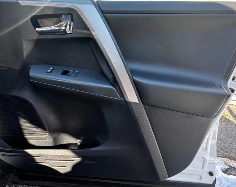 2016 Toyota RAV4 4th Gen - Image 9 of 12