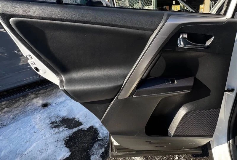 2016 Toyota RAV4 4th Gen - Image 7 of 12