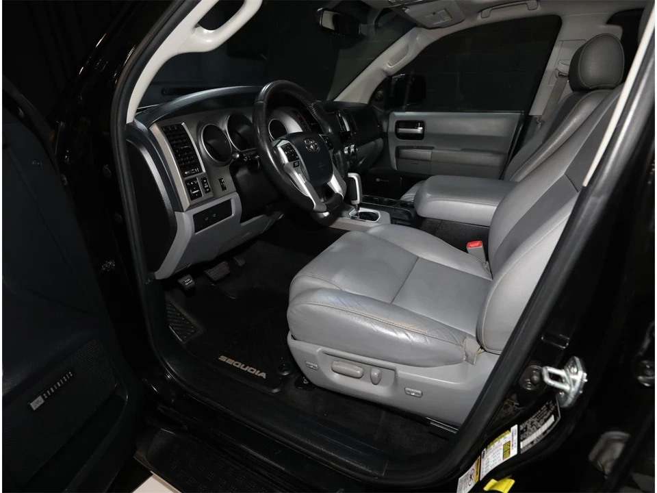 2016 Toyota Sequoia 2nd Gen - Image 3 of 31