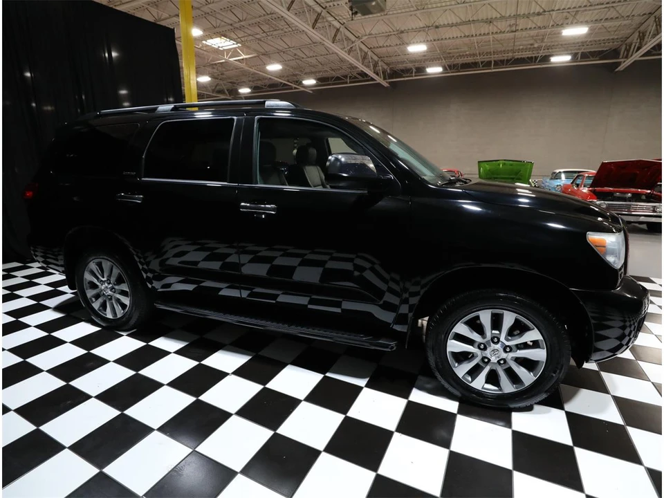 2016 Toyota Sequoia 2nd Gen - Image 16 of 31