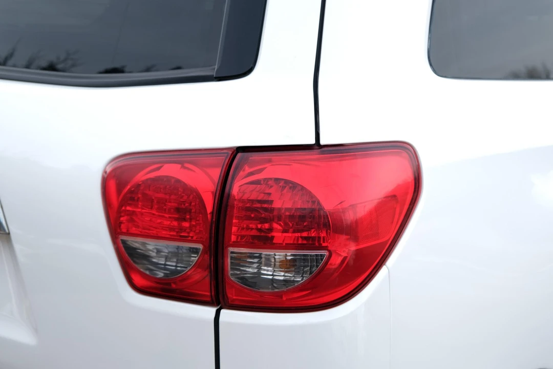 2016 Toyota Sequoia 2nd Gen - Image 25 of 31