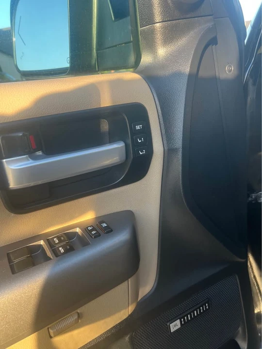 2016 Toyota Sequoia 2nd Gen - Image 5 of 15