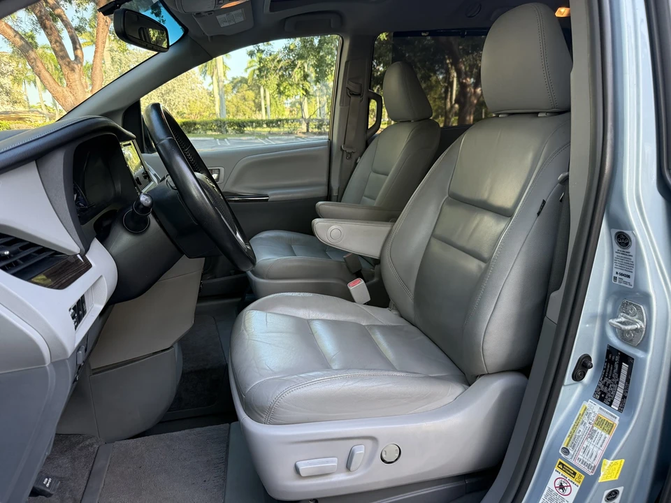 2016 Toyota Sienna 3rd Gen - Image 12 of 21