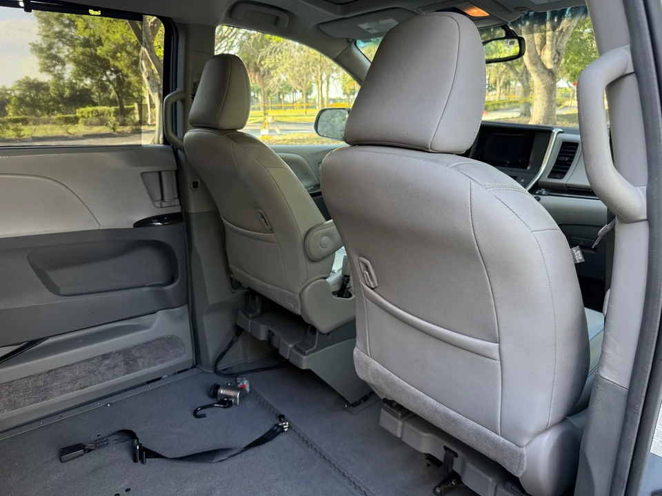 2016 Toyota Sienna 3rd Gen - Image 21 of 21