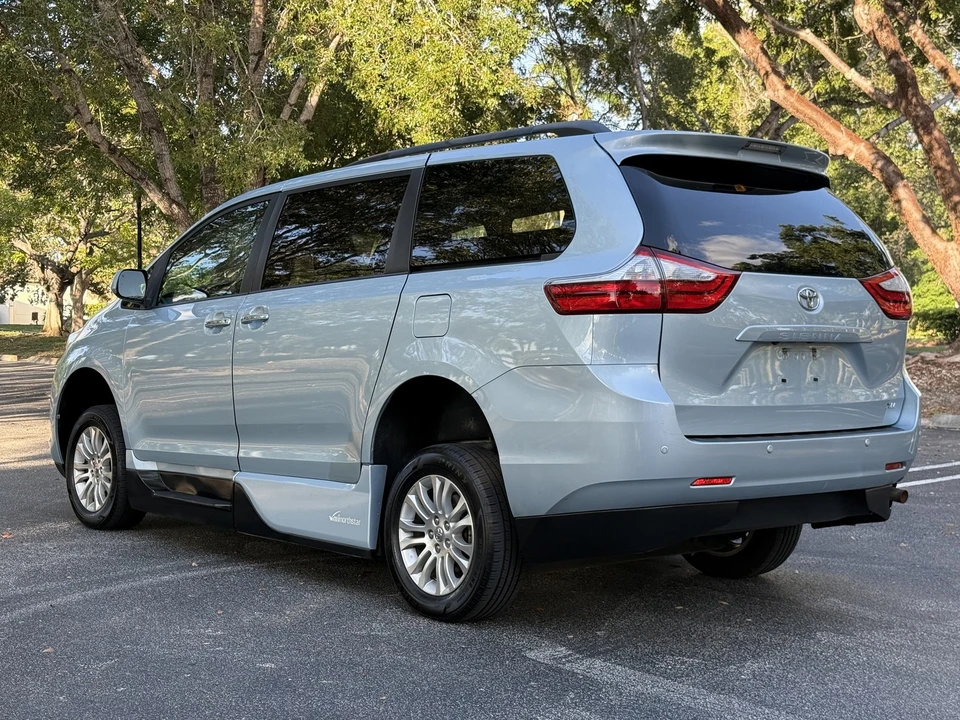 2016 Toyota Sienna 3rd Gen - Image 6 of 21