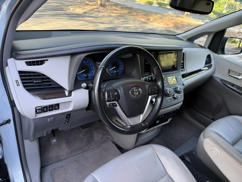 2016 Toyota Sienna 3rd Gen - Image 13 of 21