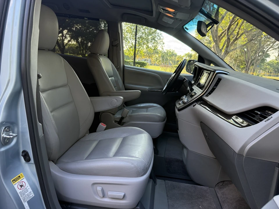 2016 Toyota Sienna 3rd Gen - Image 14 of 21