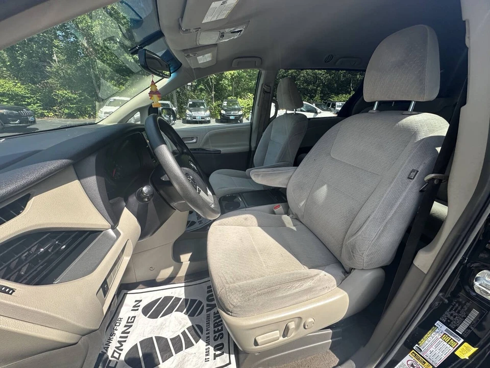 2016 Toyota Sienna 3rd Gen - Image 10 of 21