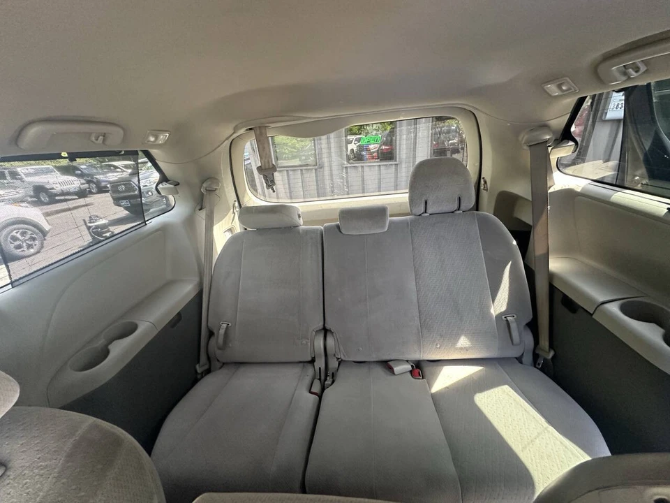 2016 Toyota Sienna 3rd Gen - Image 17 of 21