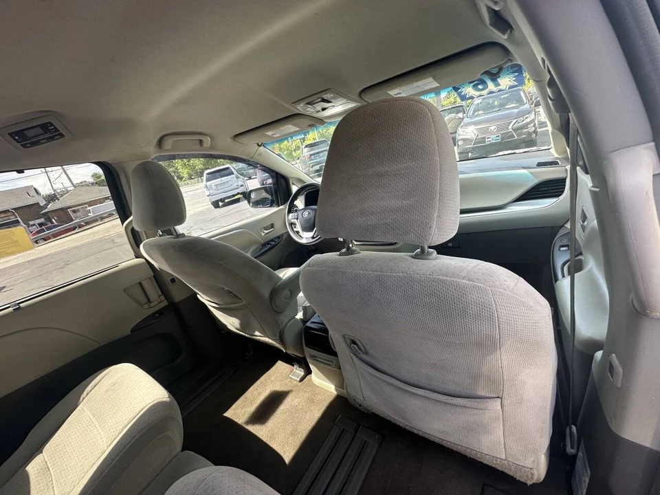 2016 Toyota Sienna 3rd Gen - Image 21 of 21