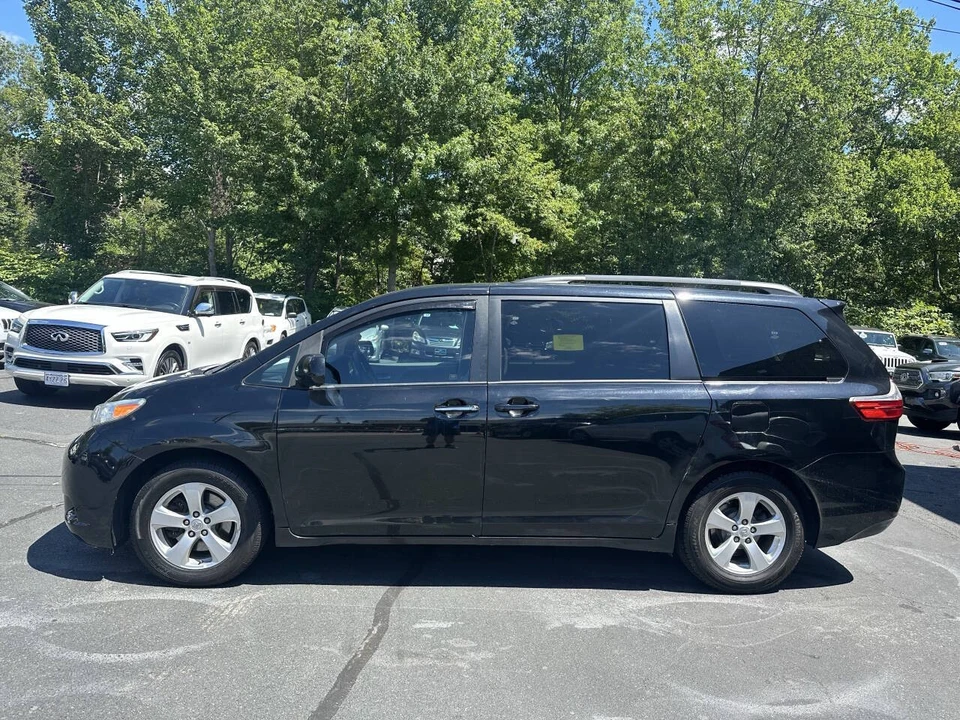 2016 Toyota Sienna 3rd Gen - Image 4 of 21