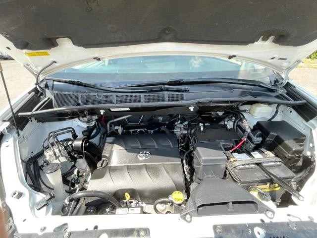 2016 Toyota Sienna 3rd Gen - Image 13 of 31