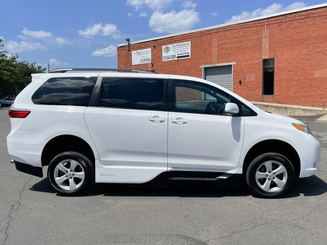 2016 Toyota Sienna 3rd Gen - Image 6 of 31