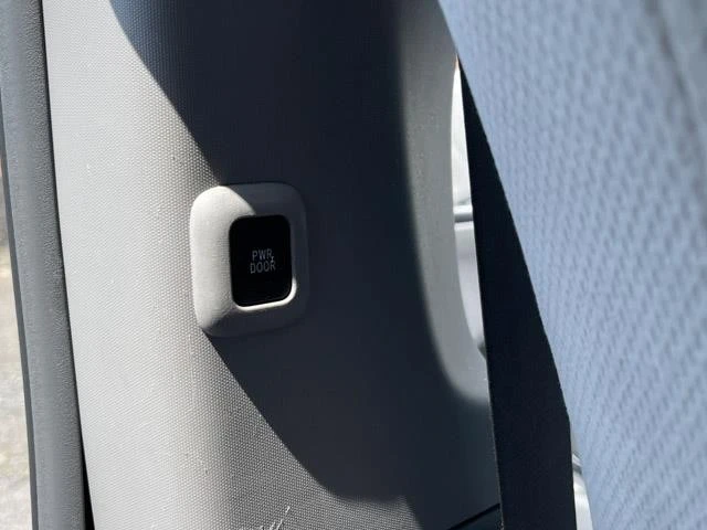 2016 Toyota Sienna 3rd Gen - Image 29 of 31