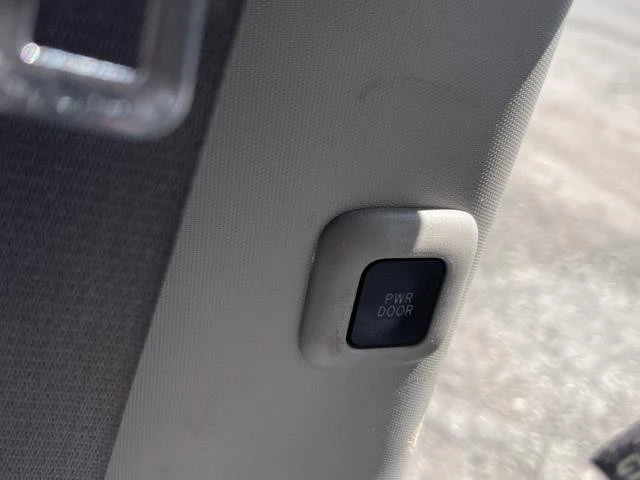 2016 Toyota Sienna 3rd Gen - Image 25 of 31
