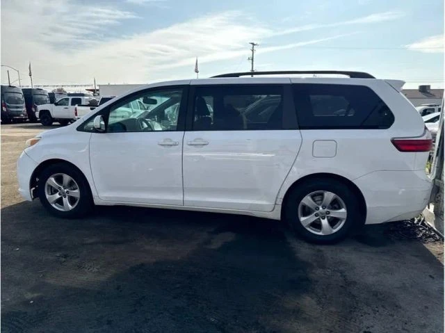 2016 Toyota Sienna 3rd Gen - Image 5 of 5