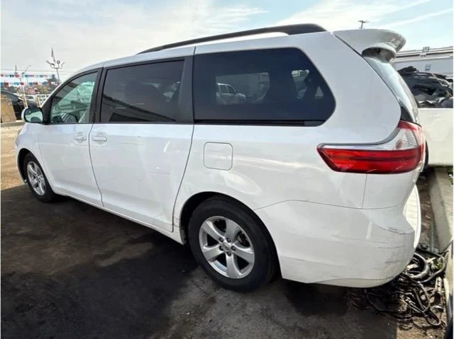 2016 Toyota Sienna 3rd Gen - Image 4 of 5
