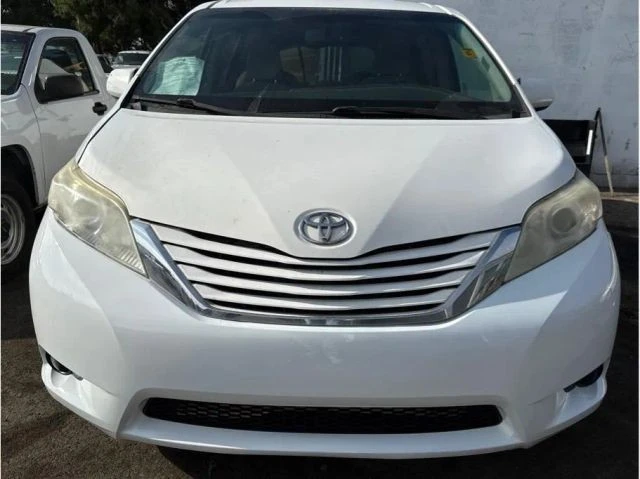 2016 Toyota Sienna 3rd Gen - Image 2 of 5