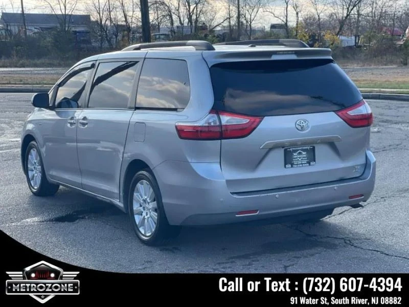 2016 Toyota Sienna 3rd Gen - Image 11 of 12