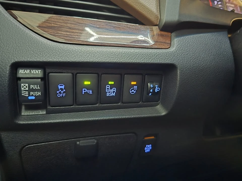 2016 Toyota Sienna 3rd Gen - Image 14 of 20