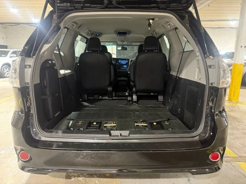 2016 Toyota Sienna 3rd Gen - Image 7 of 12