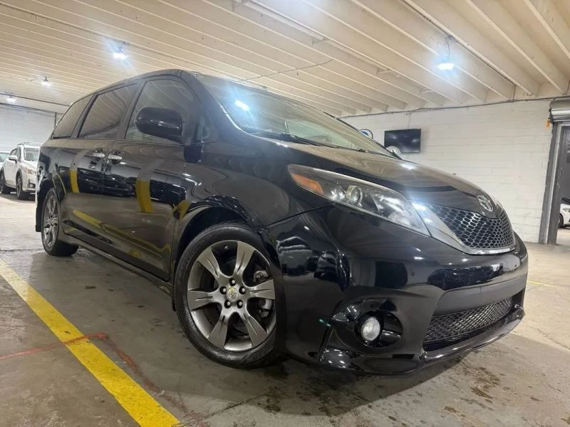 2016 Toyota Sienna 3rd Gen - Image 5 of 12