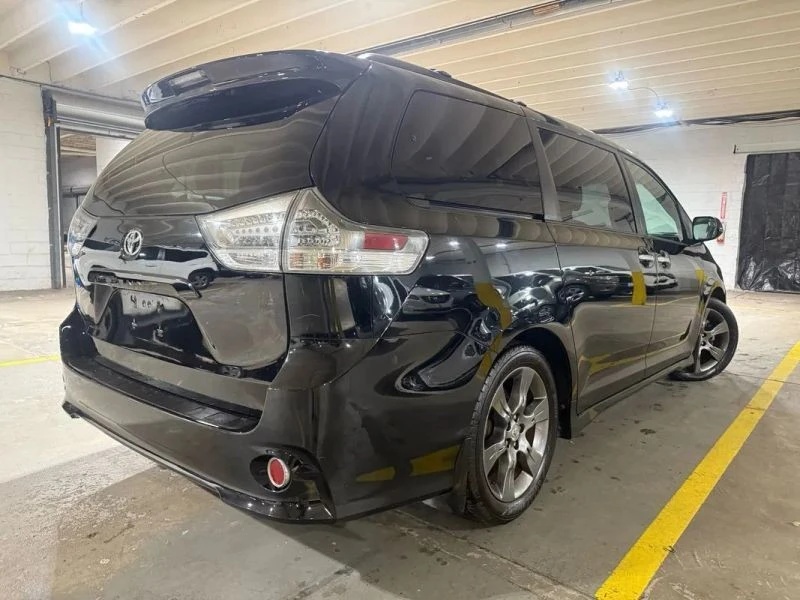 2016 Toyota Sienna 3rd Gen - Image 4 of 12