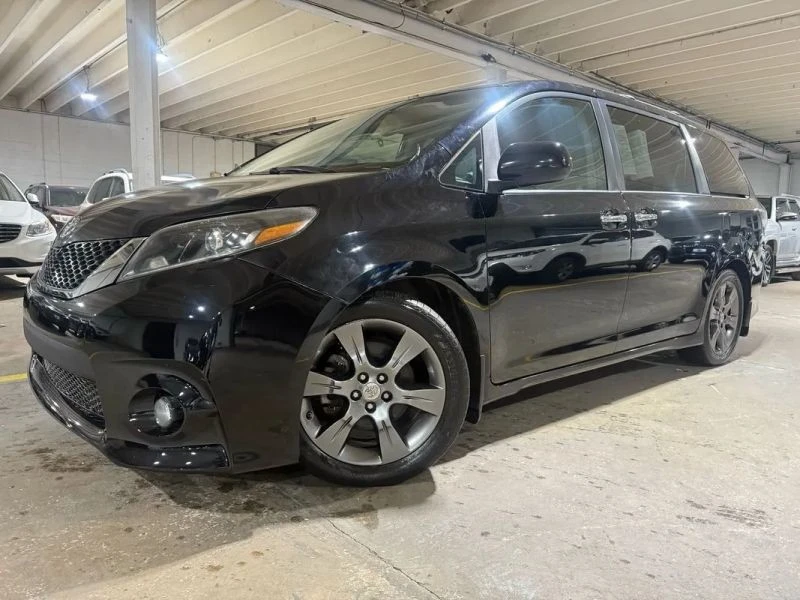 2016 Toyota Sienna 3rd Gen - Image 2 of 12