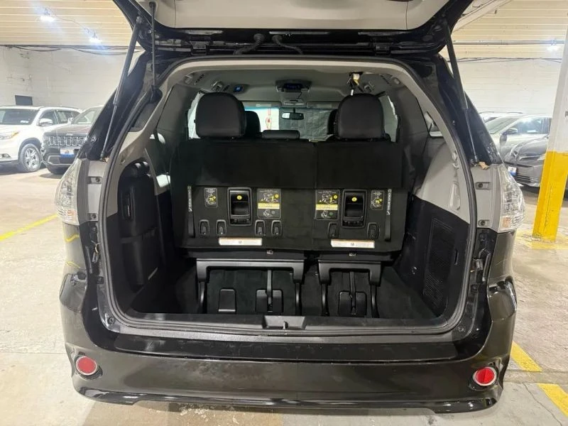 2016 Toyota Sienna 3rd Gen - Image 8 of 12