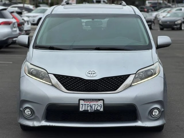 2016 Toyota Sienna 3rd Gen - Image 5 of 21
