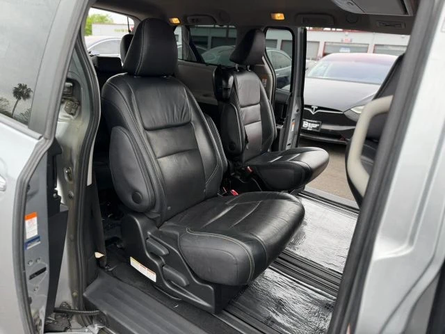 2016 Toyota Sienna 3rd Gen - Image 12 of 21