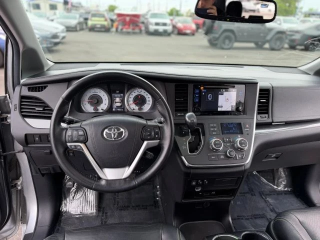 2016 Toyota Sienna 3rd Gen - Image 15 of 21