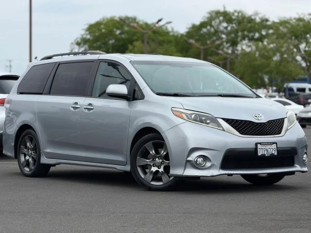 2016 Toyota Sienna 3rd Gen - Image 3 of 21