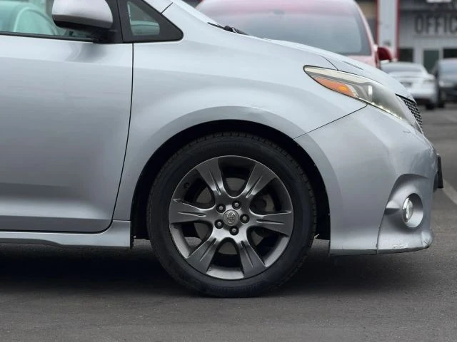 2016 Toyota Sienna 3rd Gen - Image 7 of 21