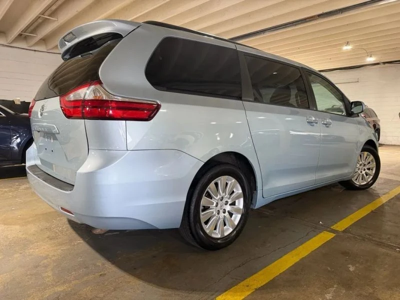 2016 Toyota Sienna 3rd Gen - Image 4 of 12