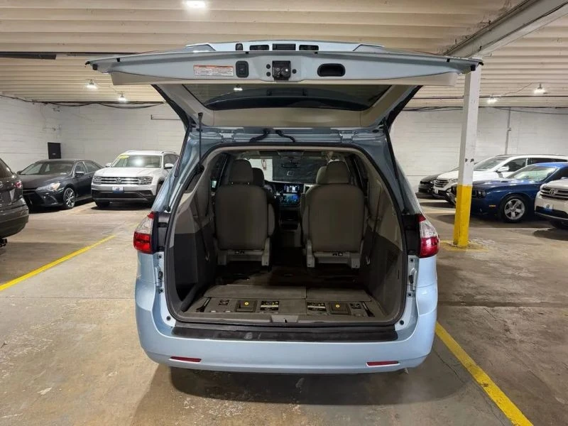 2016 Toyota Sienna 3rd Gen - Image 8 of 12