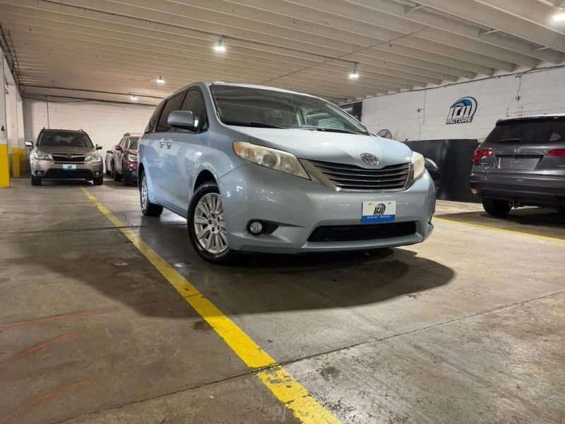 2016 Toyota Sienna 3rd Gen - Image 6 of 12