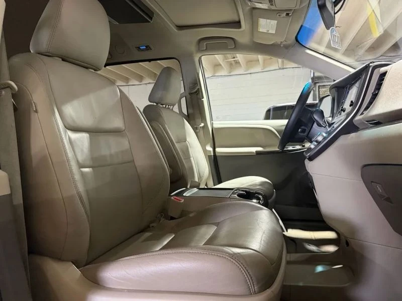 2016 Toyota Sienna 3rd Gen - Image 11 of 12