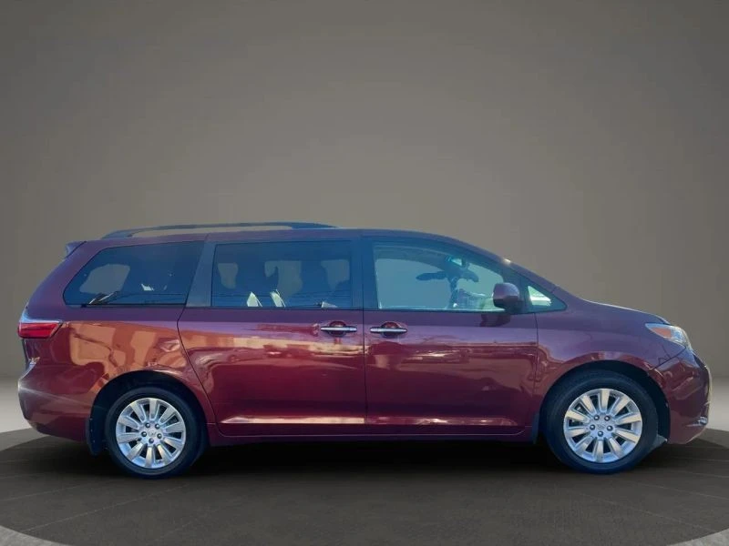 2016 Toyota Sienna 3rd Gen - Image 4 of 12
