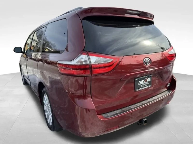 2016 Toyota Sienna 3rd Gen - Image 3 of 12